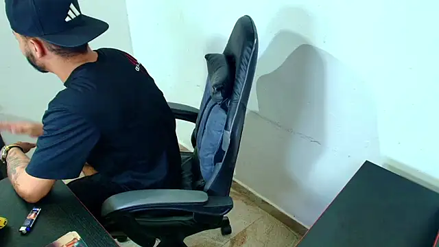 Xanderstone00 online show from March 9, 5:28 pm