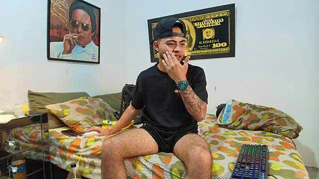 Xanderstone00 online show from April 8, 4:56 am