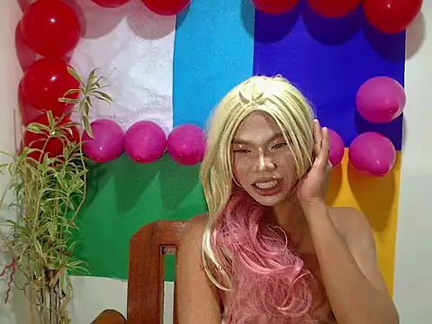 Snapshot of shopiaxox1 chatting on February 12, 1:11 am shopiaxox1 online show from February 12, 1:11 am