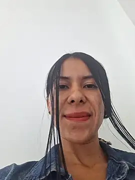 Alannys19 online show from March 18, 8:01 pm