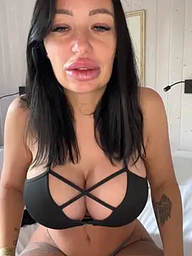 SaraHotDiamond xoxo online show from April 7, 8:59 am