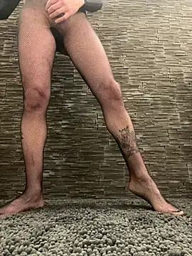 Snapshot of cappell0ne chatting on March 4, 8:37 pm cappell0ne online show from March 4, 8:37 pm