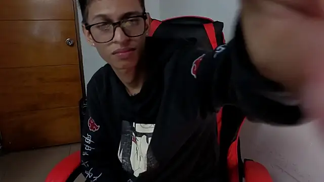 Niklausxxx online show from March 2, 2:14 am