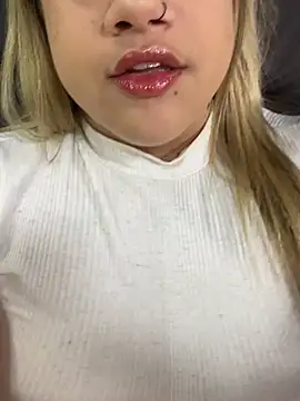 Snapshot of kahreal chatting on July 16, 12:11 pm kahreal online show from July 16, 12:11 pm