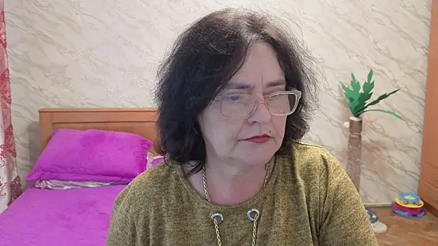 Snapshot of xMaryxAnne chatting on May 24, 5:18 pm xMaryxAnne online show from May 24, 5:18 pm