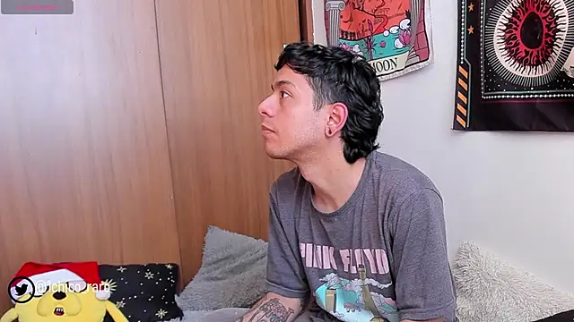 Snapshot of acid_timee chatting on December 24, 3:05 pm acid timee online show from December 24, 3:05 pm