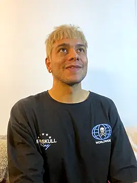 Snapshot of acid_timee chatting on November 19, 2:33 am acid timee online show from November 19, 2:33 am