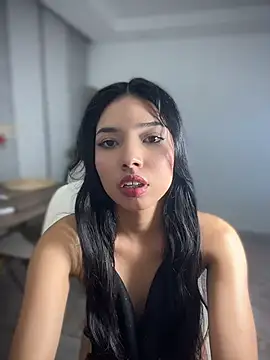 Snapshot of jadelaurent chatting on July 16, 12:05 am jadelaurent online show from July 16, 12:05 am