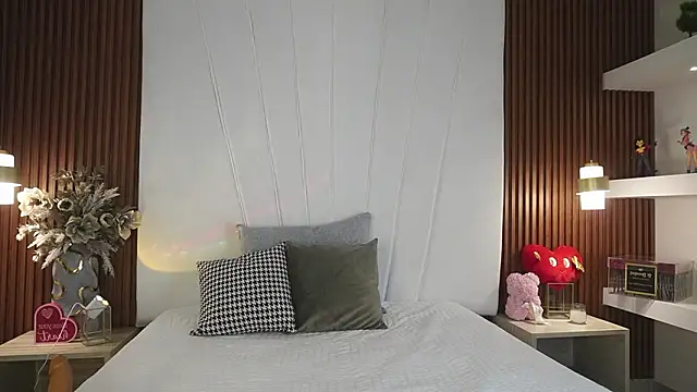 ZoeFantasyx online show from February 17, 7:20 pm