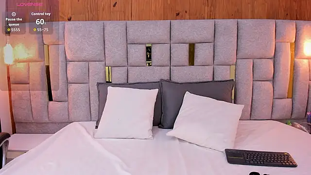 Snapshot of Nikky_Red_ chatting on February 18, 3:57 am Nikky Red online show from February 18, 3:57 am