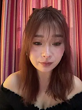 Snapshot of A-cola chatting on February 23, 7:28 am A-cola online show from February 23, 7:28 am