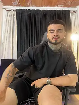 Benjii Carter1 online show from March 10, 3:00 am