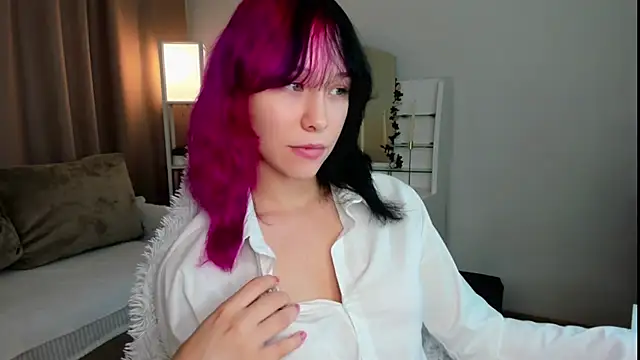 Snapshot of EmilyTrase chatting on July 30, 1:04 am EmilyTrase online show from July 30, 1:04 am