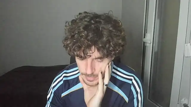 Snapshot of joaquin420_hot chatting on February 15, 10:39 pm joaquin420 hot online show from February 15, 10:39 pm