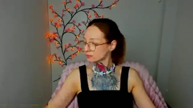 Esmi Winter online show from March 29, 6:19 pm