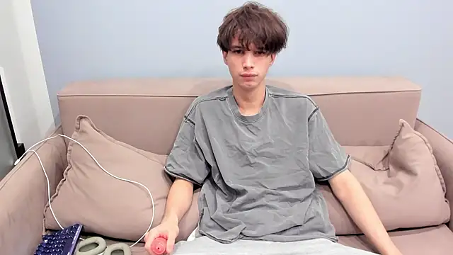 Snapshot of Ur_NextDoor_Boy chatting on February 18, 8:27 pm Ur NextDoor Boy online show from February 18, 8:27 pm