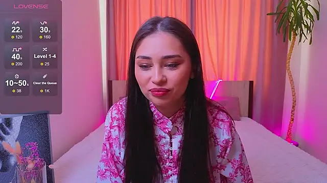 Snapshot of Sofia_Plump chatting on February 20, 9:00 am Sofia Plump online show from February 20, 9:00 am