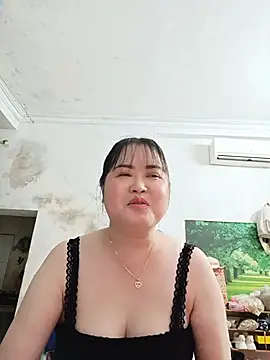 Snapshot of Kee-kimlee chatting on June 25, 7:46 am Kee-kimlee online show from June 25, 7:46 am
