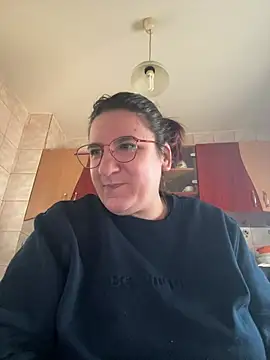 Snapshot of dana92vat chatting on March 1, 1:02 pm dana92vat online show from March 1, 1:02 pm