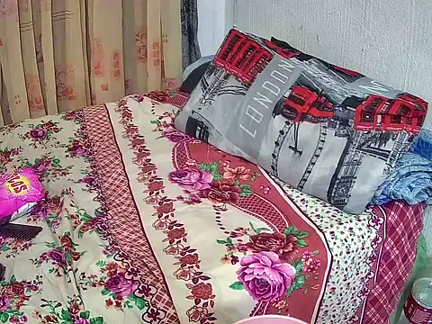 Snapshot of BlackBeauty2002 chatting on February 16, 8:27 pm BlackBeauty2002 online show from February 16, 8:27 pm