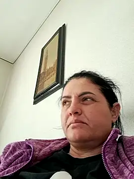 Snapshot of Sony28v chatting on February 17, 8:33 am Sony28v online show from February 17, 8:33 am