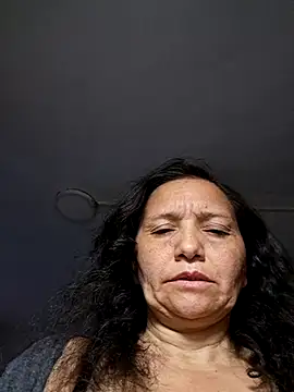 Alexamontiel  online show from February 12, 11:49 am