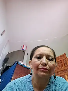 Alexamontiel  online show from April 10, 3:06 pm