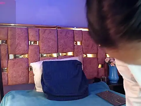 Snapshot of _angela45cute chatting on February 19, 11:50 am angela45cute online show from February 19, 11:50 am