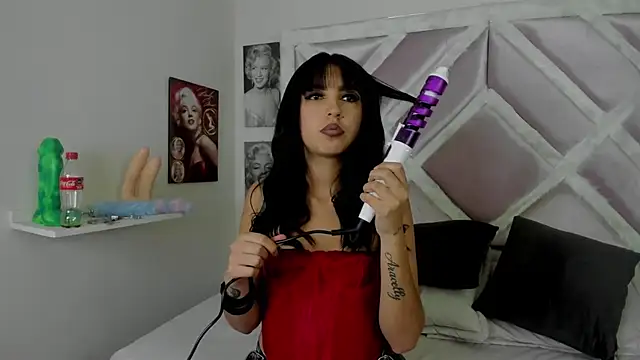 luxx 11 online show from April 18, 6:45 pm