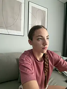 Snapshot of _Patricia_P chatting on July 7, 6:47 am Patricia P online show from July 7, 6:47 am