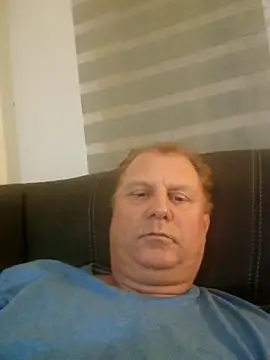 Snapshot of Demik71 chatting on February 9, 6:01 pm Demik71 online show from February 9, 6:01 pm