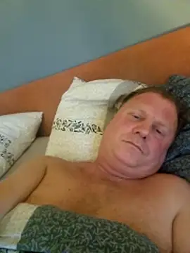 Snapshot of Demik71 chatting on February 11, 6:51 am Demik71 online show from February 11, 6:51 am