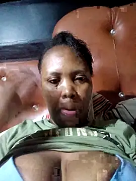 Snapshot of lovemore29 chatting on February 21, 7:59 pm lovemore29 online show from February 21, 7:59 pm