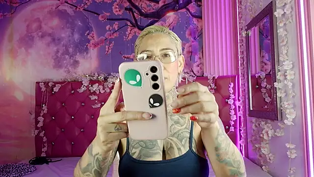 Everlyn sexx online show from April 18, 2:43 pm