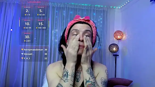 Snapshot of DanniHotBoy02 chatting on April 30, 7:09 pm DanniHotBoy02 online show from April 30, 7:09 pm