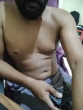 Snapshot of shineboy28 chatting on February 20, 11:43 am shineboy28 online show from February 20, 11:43 am