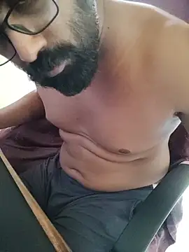 shineboy28 online show from March 31, 7:09 am