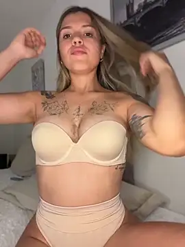 GabrielaS  online show from April 14, 10:05 pm