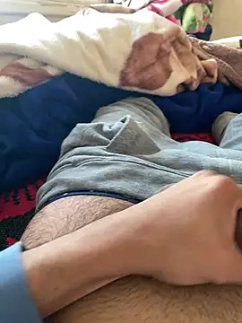 Snapshot of casaouisexy chatting on February 23, 5:21 pm casaouisexy online show from February 23, 5:21 pm