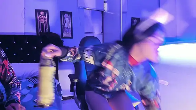 Snapshot of thonixxandluna chatting on February 11, 3:33 am thonixxandluna online show from February 11, 3:33 am