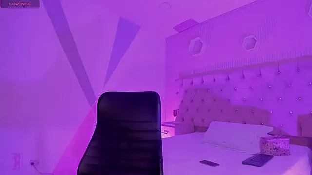 DulcePrince  online show from April 18, 11:58 am