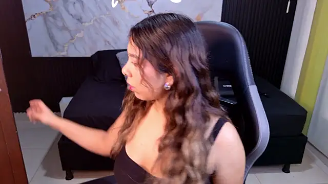 Snapshot of Sophie19__ chatting on February 25, 12:26 pm Sophie19 online show from February 25, 12:26 pm