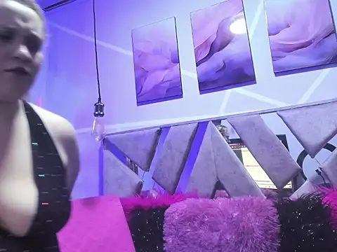 Snapshot of CurvaDorada_noa chatting on February 16, 7:21 pm CurvaDorada noa online show from February 16, 7:21 pm