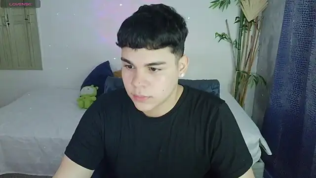 eithan jonnes online show from February 10, 8:46 pm