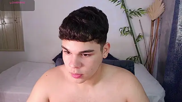 eithan jonnes online show from February 14, 6:26 pm