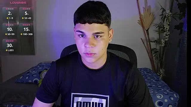 eithan jonnes online show from April 9, 7:08 pm