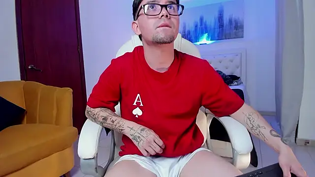 KaiStein online show from February 12, 7:20 pm