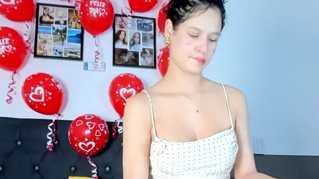 Snapshot of catalina_santana4 chatting on February 14, 3:47 am catalina santana4 online show from February 14, 3:47 am