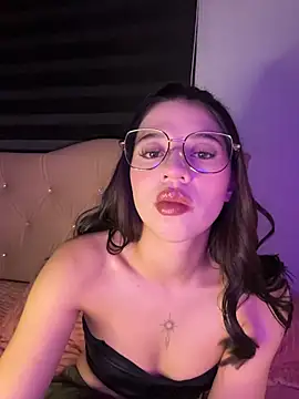 Snapshot of Deva_00 chatting on February 28, 1:17 am Deva 00 online show from February 28, 1:17 am