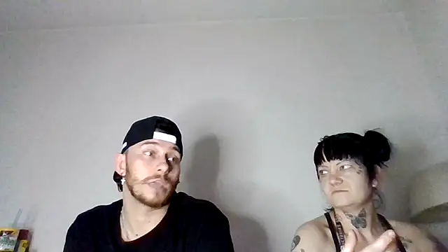 Tallhungandcloudy online show from April 14, 11:49 am